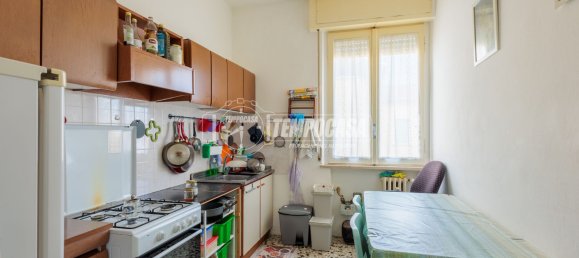 2 Schlafzimmer Wohnung in Parma, Italy, Nr. 122795 9