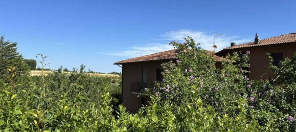 3 Schlafzimmer Wohnung in Città della Pieve, Italy, Nr. 282042 3