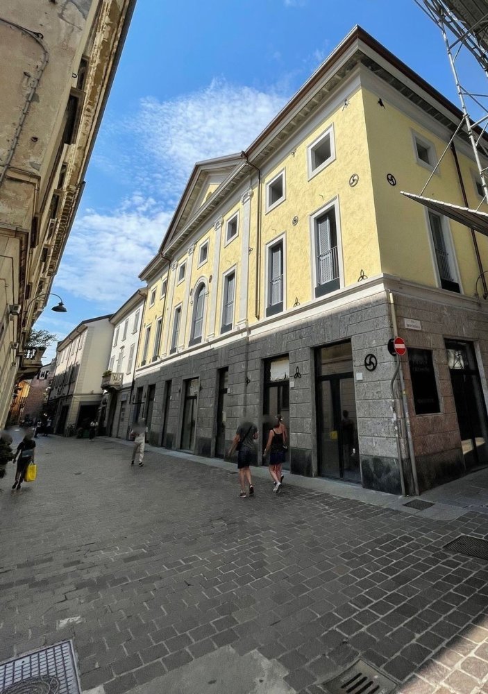 Propriété commerciale à Como, Italy 285m² No. 394810
