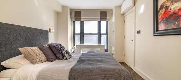 3 bedrooms House in London, United Kingdom No. 14032 30