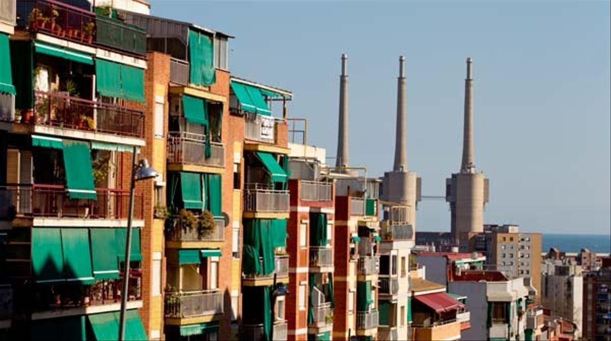 400m² Building in Badalona, Spain No. 123837