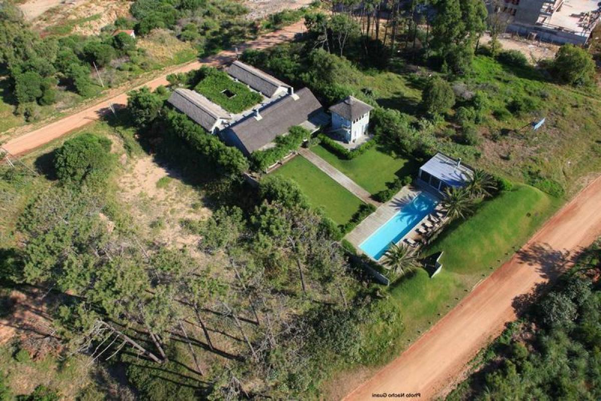 5 bedrooms House in Maldonado, Uruguay No. 5972