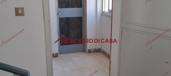 3-salle Appartement à Palermo, Italy No. 72729 9