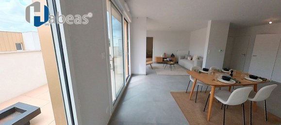 3 chambres Penthouse à Rhône, France No. 286580 4