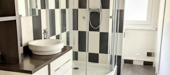 2 chambres Appartement à Châlons-en-Champagne, France No. 228694 4