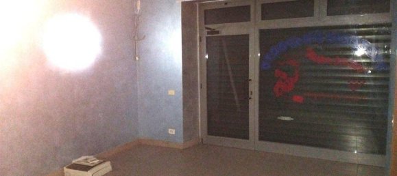 Коммерческая недвижимость с 2 комнатами в Айруно, Италия № 146744 4