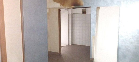 Коммерческая недвижимость с 2 комнатами в Айруно, Италия № 146744 5