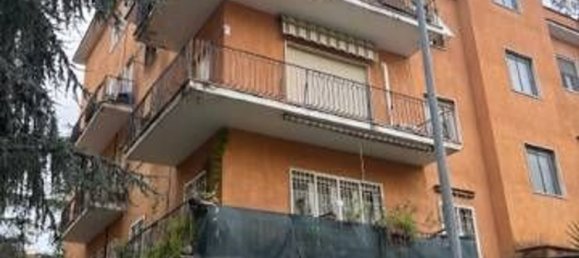 5 bedrooms Apartment in Rome, Italy No. 320931 3