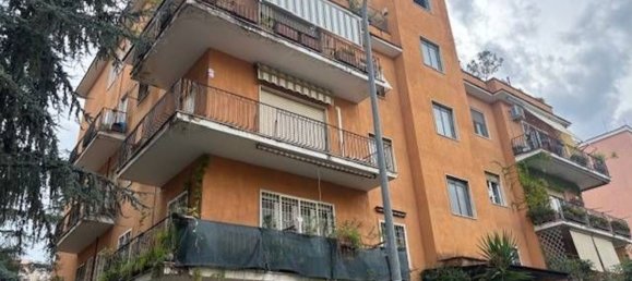 5 bedrooms Apartment in Rome, Italy No. 320931 4