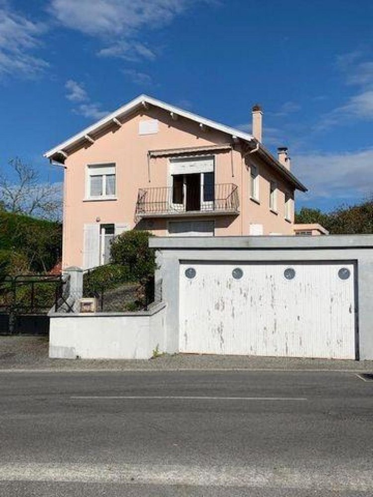6 bedrooms House in Morlaas, France No. 10928