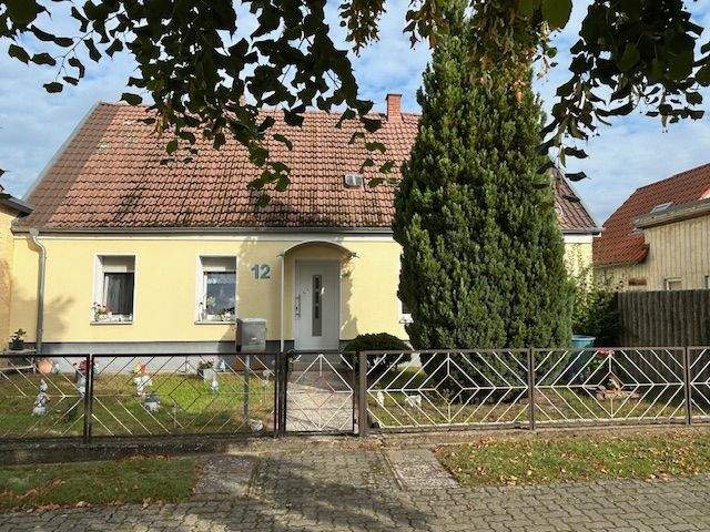 5 rooms House in Anhalt-Bitterfeld, Germany No. 367672