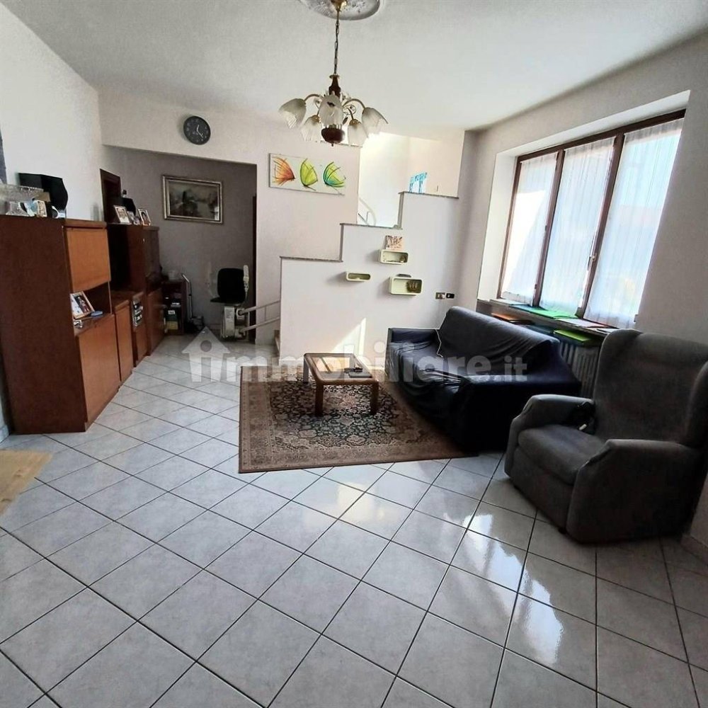 4 bedrooms House in Lonate Ceppino, Italy No. 5475