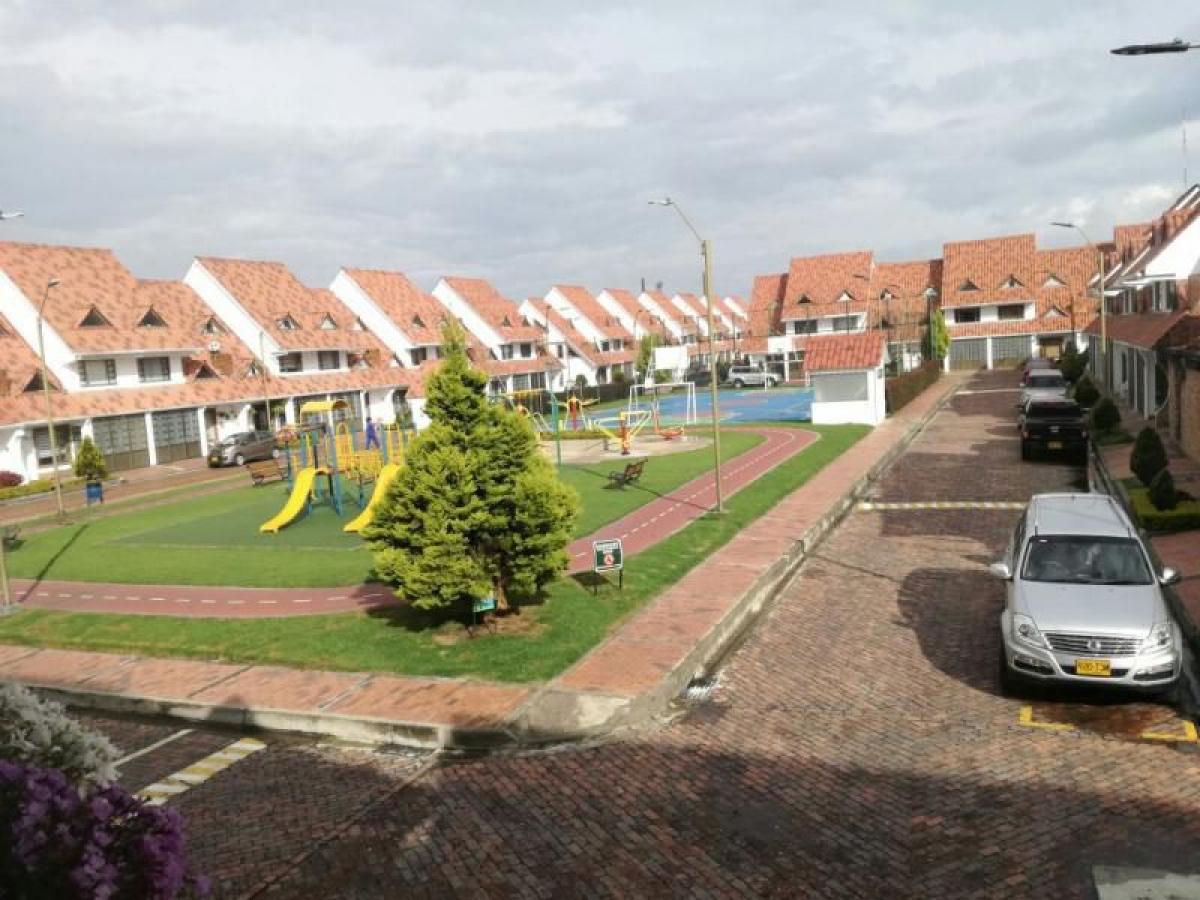 4 bedrooms House in Cundinamarca, Colombia No. 6108