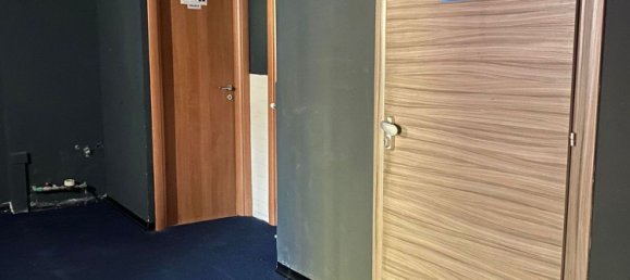 155m² Commercial property in Potenza, Italy No. 300086 5