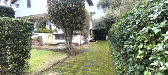 Вилла с 5 комнатами в Фьюмичино, Италия № 188410 2