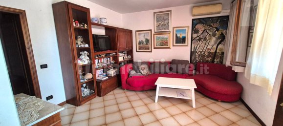 6 Schlafzimmer Haus in Borso del Grappa, Italy, Nr. 266614 8