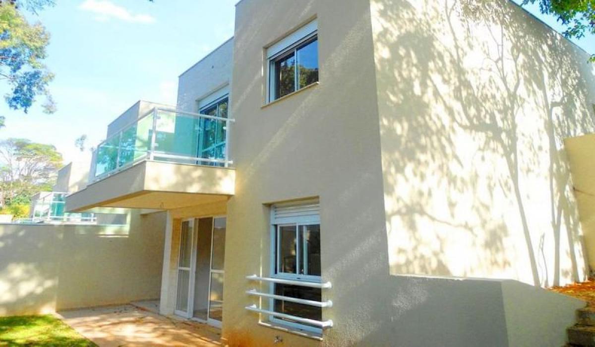 Casa de 4 dormitorios en Sao Paulo, Brazil No. 486463