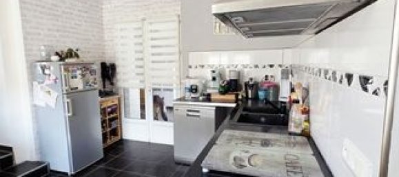 2 bedrooms House in Guignecourt, France No. 303814 3