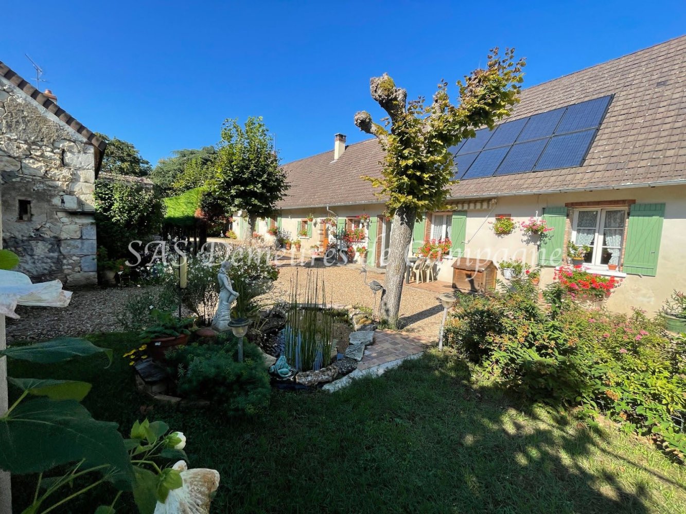 Casa T4 em Sury-pres-Lere, France N.º 98074