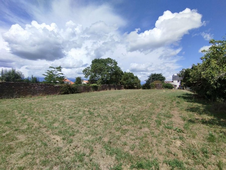  Land in Saint-Julien-de-Concelles, France No. 342088