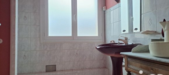 4 bedrooms House in Maine-et-Loire, France No. 103080 7