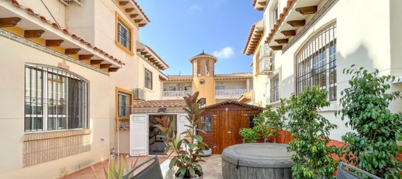 2 bedrooms Townhouse in Alicante, Spain No. 172742 2