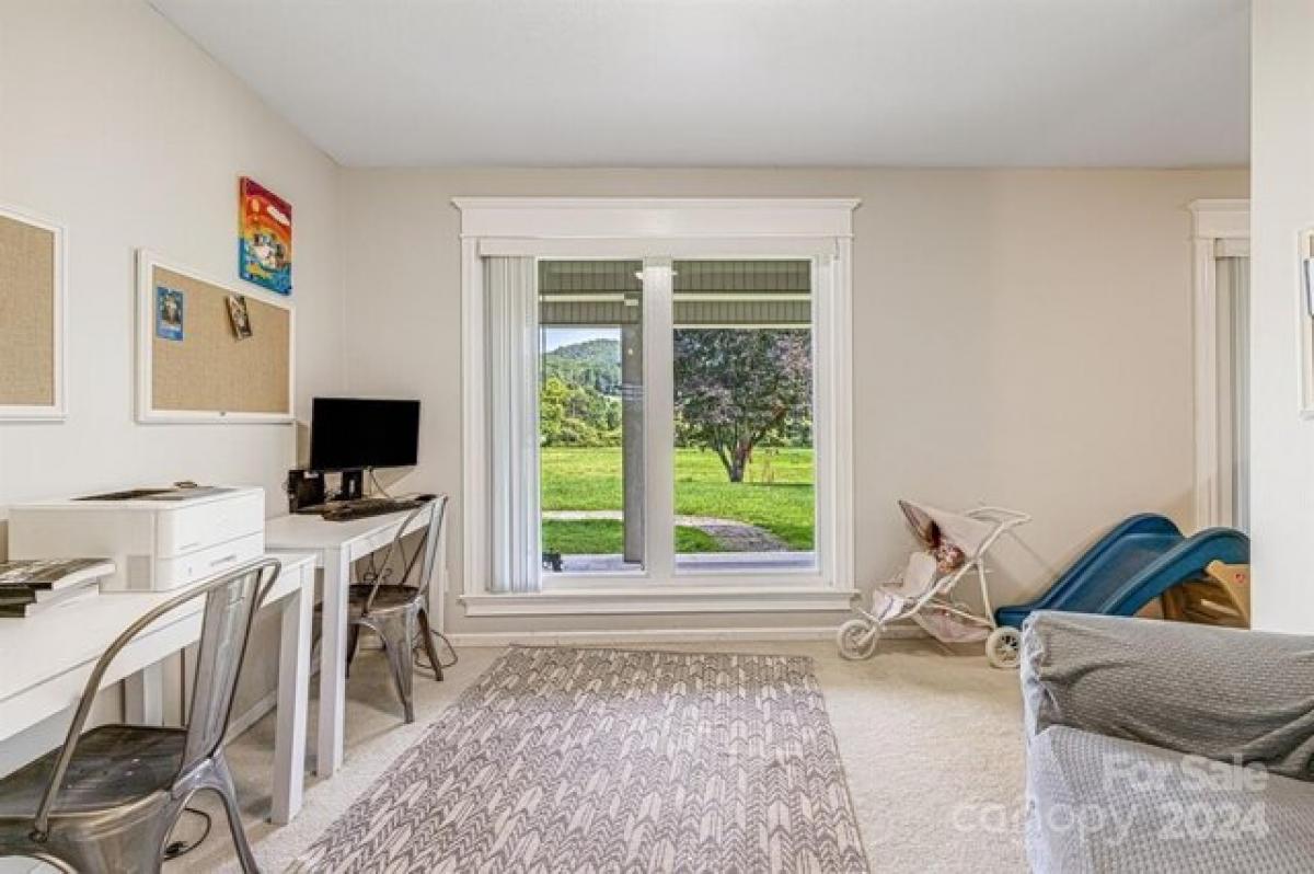 3 Schlafzimmer Haus in Mills River, USA, Nr. 375968