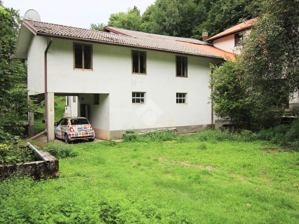 3 bedrooms House in Udine, Italy No. 297407