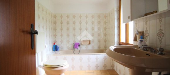 3 bedrooms House in Udine, Italy No. 297407 24