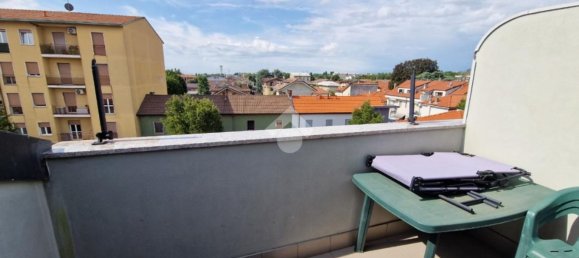 2-salle Appartement à Limbiate, Italy No. 334545 4