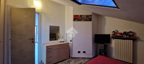 2-salle Appartement à Limbiate, Italy No. 334545 13