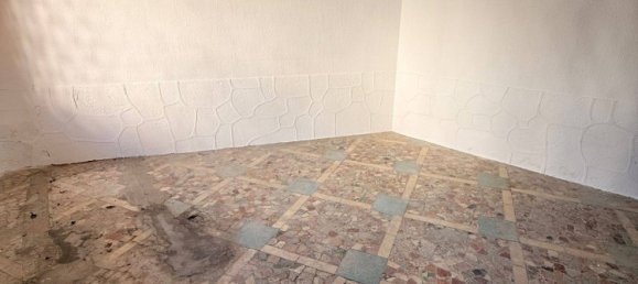 63m² Commercial property in Rota, Spain No. 182117 3