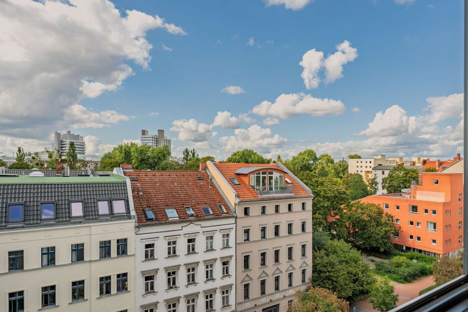 3 bedrooms Apartment in Mitte, Germany No. 341610