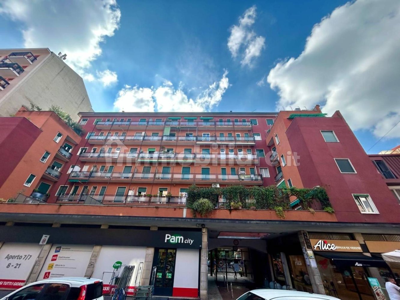 1 bedroom Apartment in Milan, Italy No. 346693