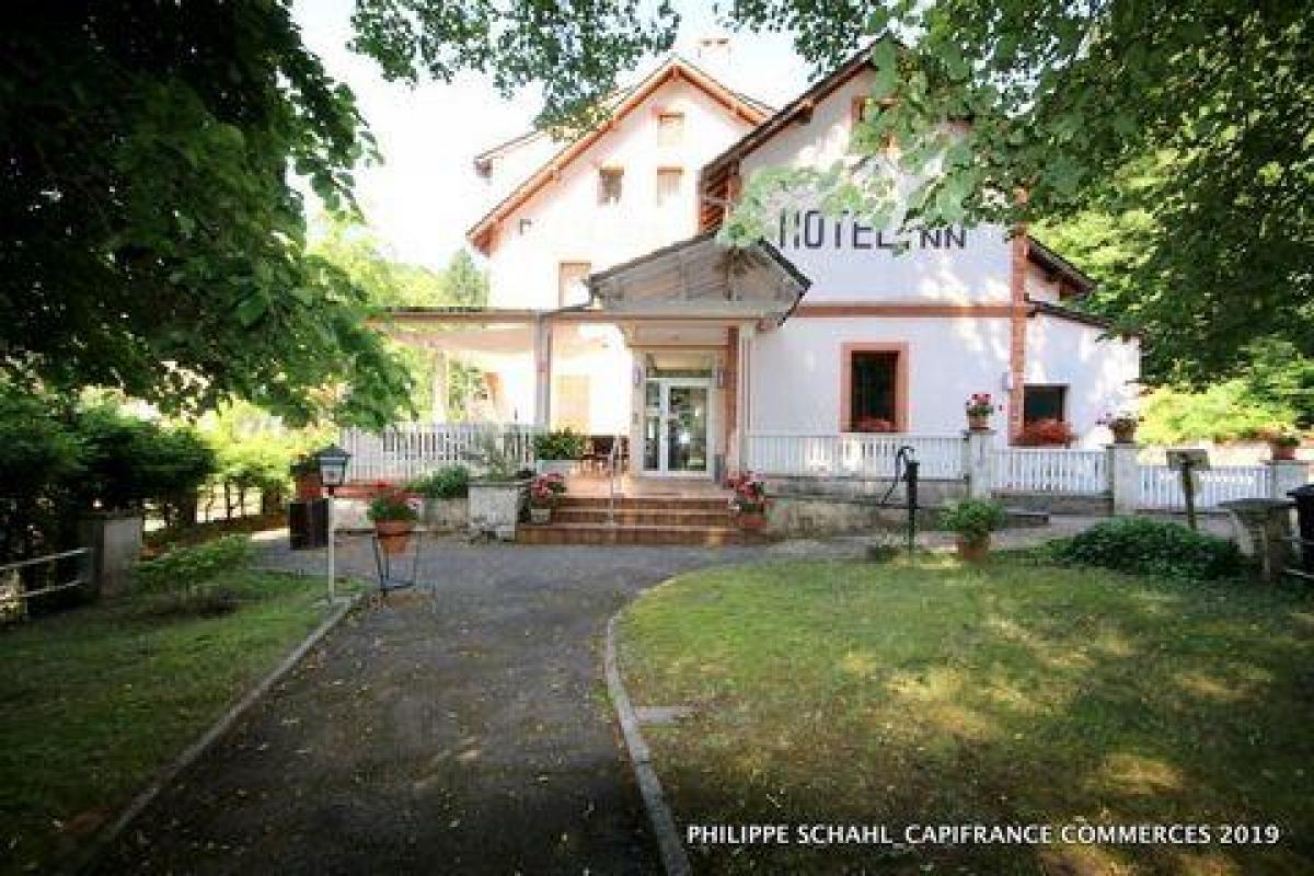 Oficina en Bitche, France 1035 m² No. 18096