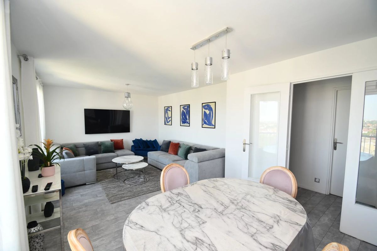 2 bedrooms Apartment in Livry-Gargan, France No. 183446