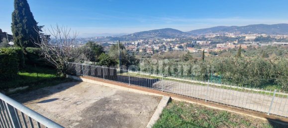 Apartamento de 2 dormitorios en Perugia, Italy No. 116331 2