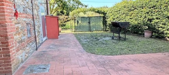 Дом с 9 комнатами в Капаннори, Италия № 307180 7