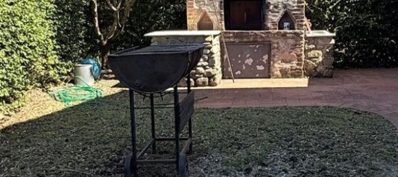 Дом с 9 комнатами в Капаннори, Италия № 307180 6