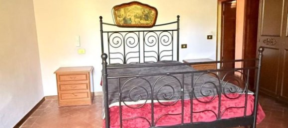 Дом с 9 комнатами в Капаннори, Италия № 307180 15