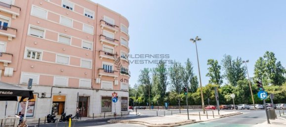 5 bedrooms Apartment in Lisbon, Portugal No. 305256 2