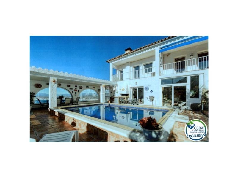 3 bedrooms House in Roses, Spain No. 206505