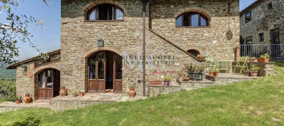 Propriété commerciale à Greve in Chianti, Italy 1366m² No. 193878 3