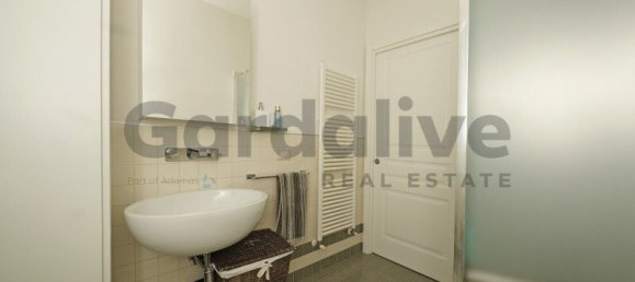 Apartamento de 2 dormitorios en Salò, Italy No. 276792 12