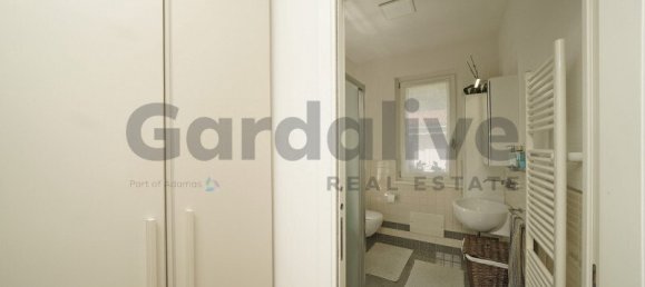 Apartamento de 2 dormitorios en Salò, Italy No. 276792 10