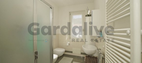 Apartamento de 2 dormitorios en Salò, Italy No. 276792 11