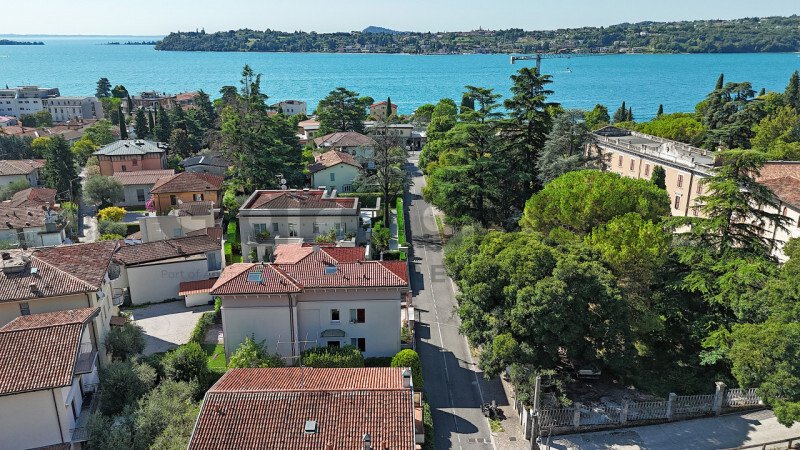 Apartamento de 2 dormitorios en Salò, Italy No. 276792