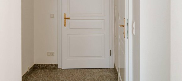 Studio à Josefstadt, Austria No. 205848 2