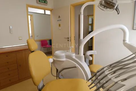 33m² Commercial property in Cascais, Portugal No. 239017