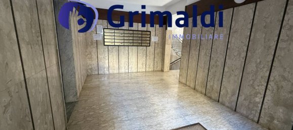 2 bedrooms Apartment in Naples, Italy No. 313637 2